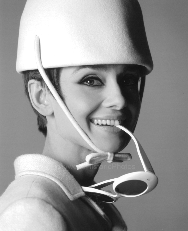 Audrey Hepburn 1967 WM.jpg